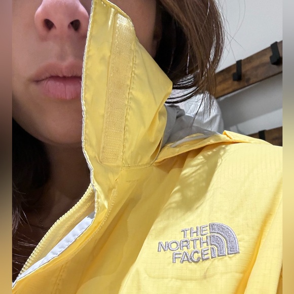 The North Face rain jacket (medium) - Picture 3 of 3